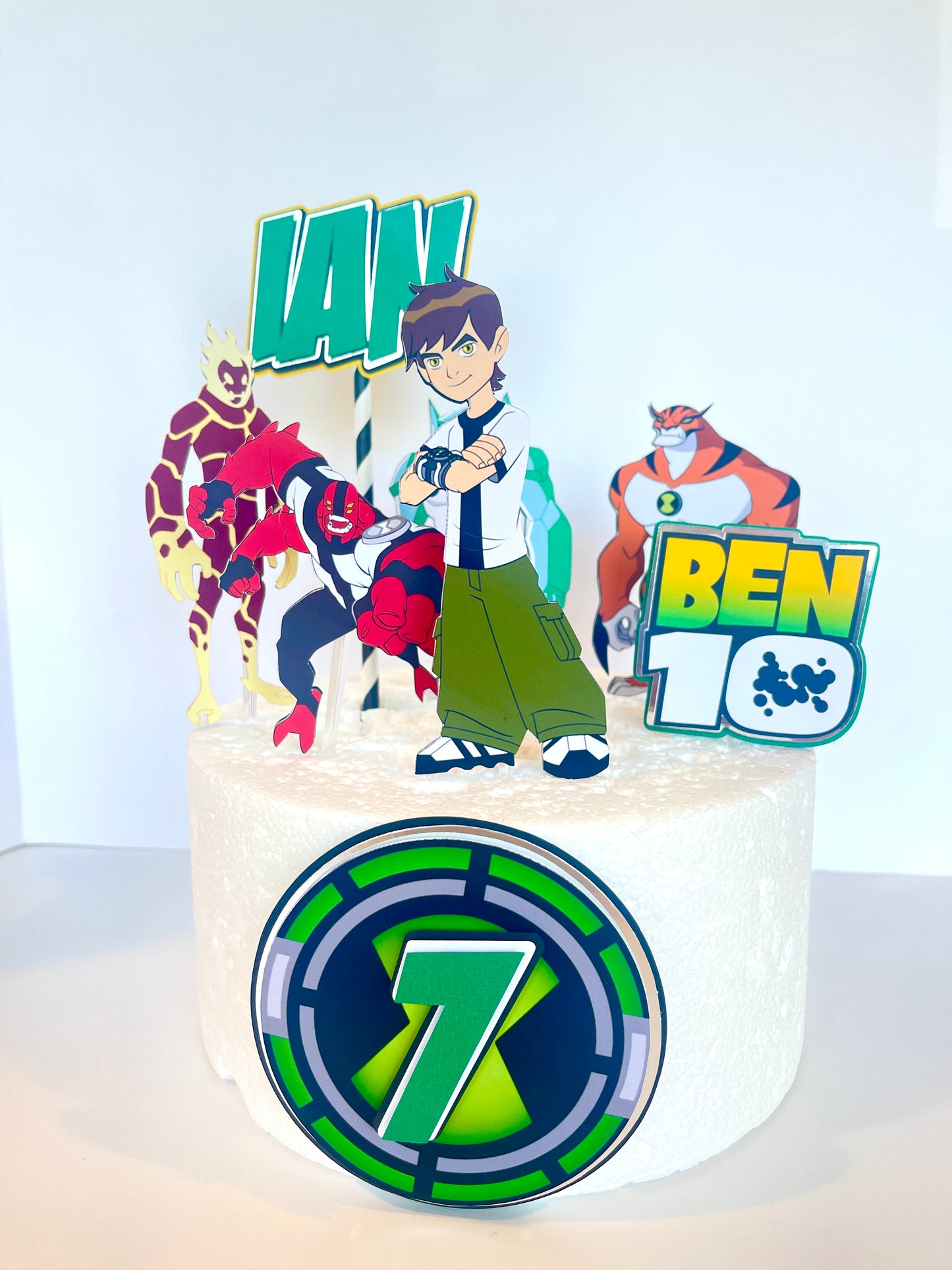 BEN 10 - Cake Topper