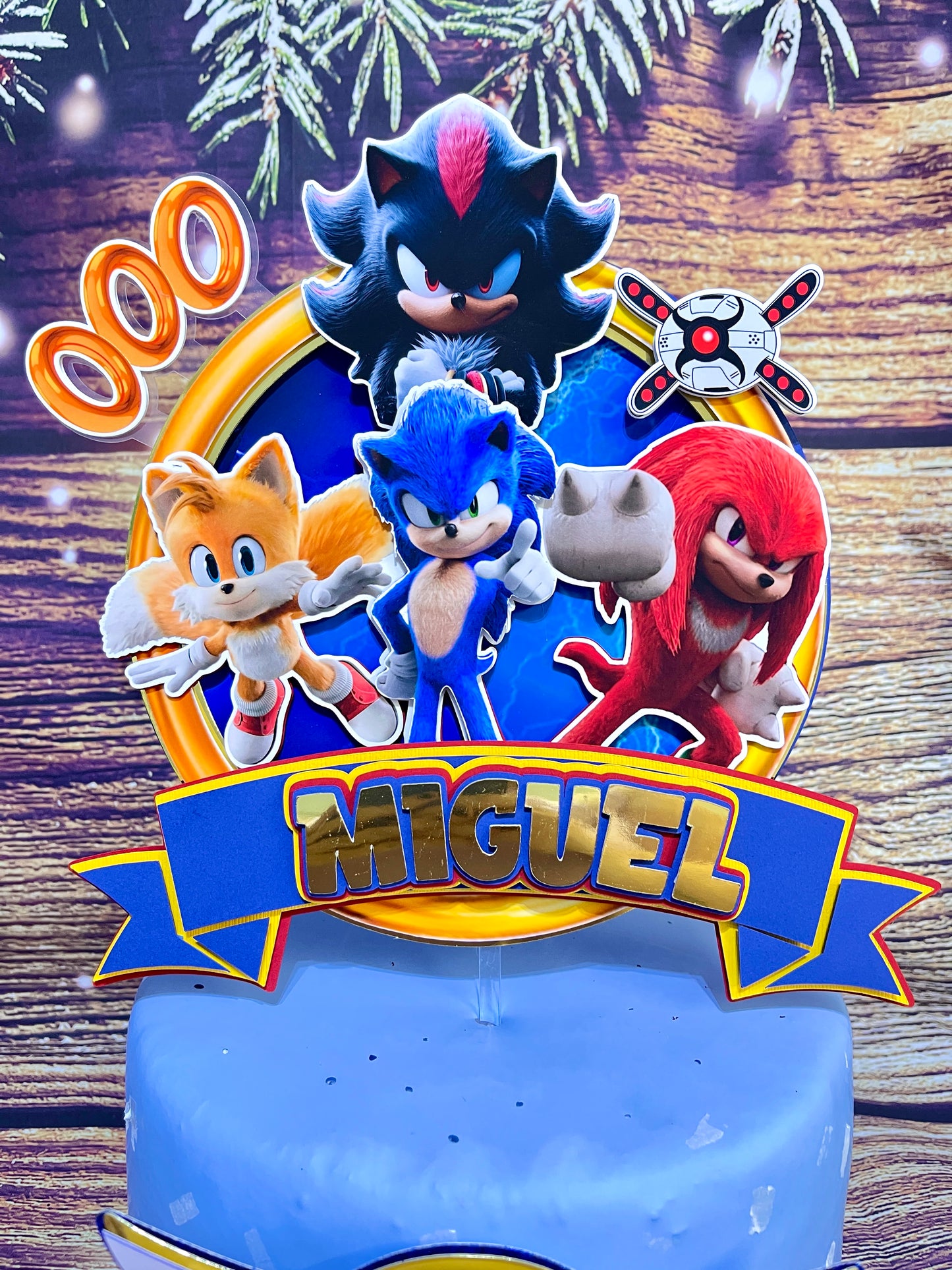 Custom Sonic 3 cake topper with vibrant design, perfect for birthday party decorations and celebrations.